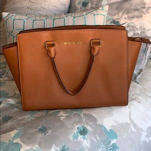 Michael Kors purse